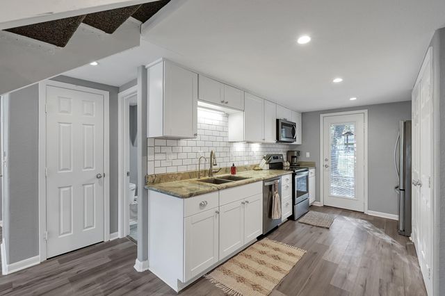 1500 W Pine Lake Circle, Conroe, TX 77316