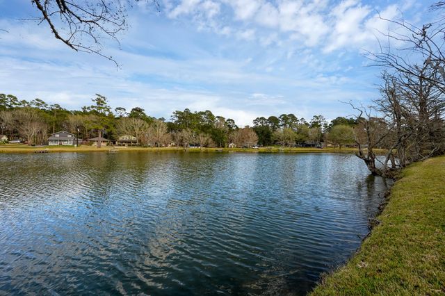 1500 W Pine Lake Circle, Conroe, TX 77316