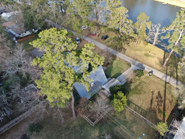 1500 W Pine Lake Circle, Conroe, TX 77316