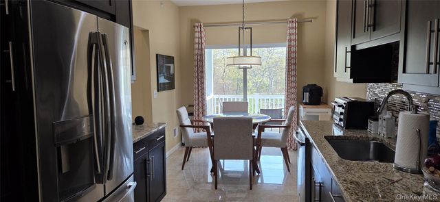 17 Greentree Court, Shirley, NY 11967
