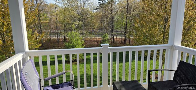 17 Greentree Court, Shirley, NY 11967