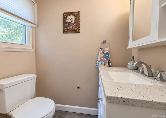 1 Lisa Lane, Port Jefferson Station, NY 11776