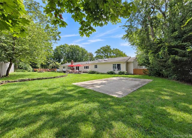 1 Lisa Lane, Port Jefferson Station, NY 11776