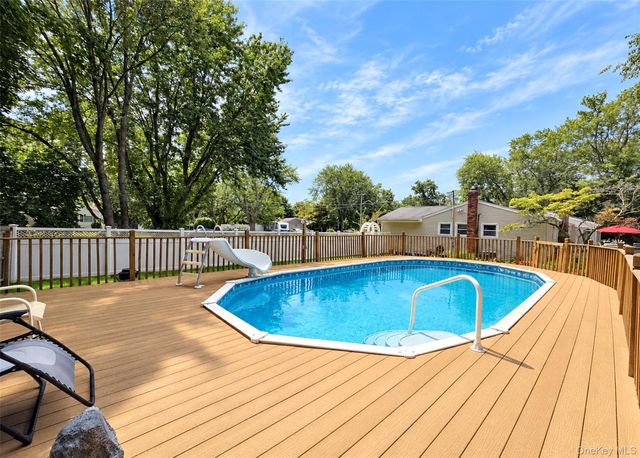 1 Lisa Lane, Port Jefferson Station, NY 11776