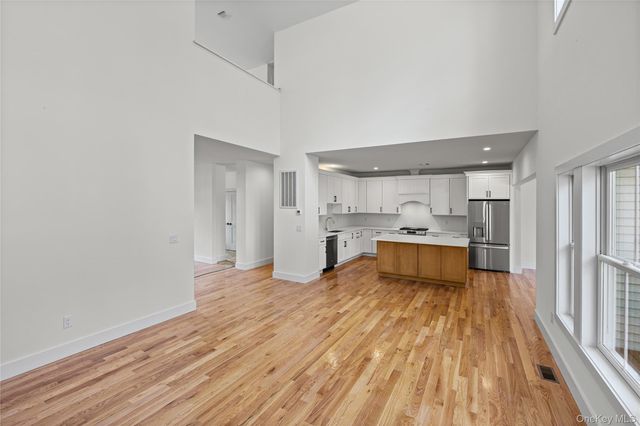 11 Colonels Path, Manorville, NY 11949