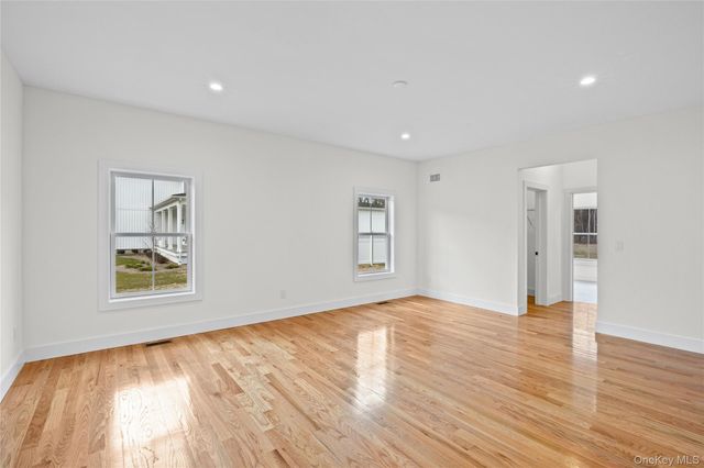 11 Colonels Path, Manorville, NY 11949