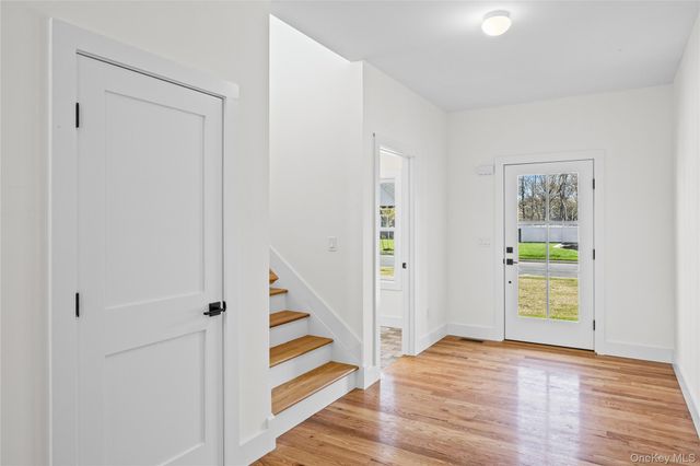 11 Colonels Path, Manorville, NY 11949