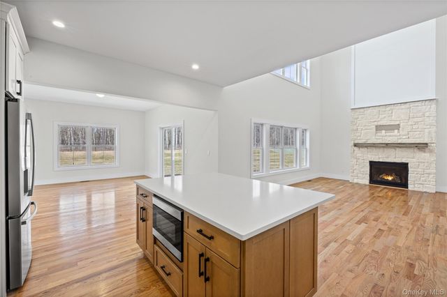 11 Colonels Path, Manorville, NY 11949