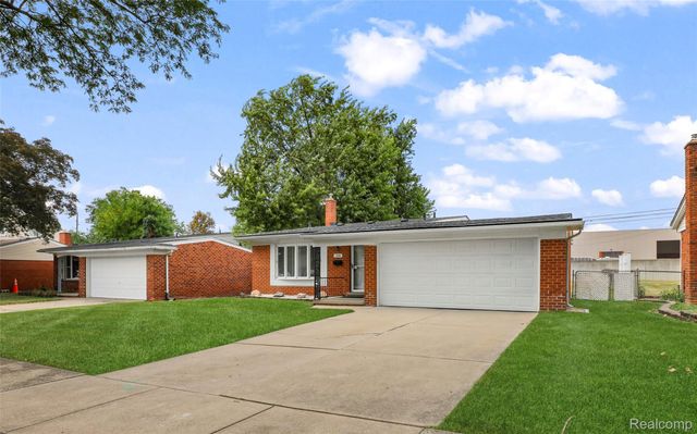 1326 W Elmwood Avenue, Clawson, MI 48017