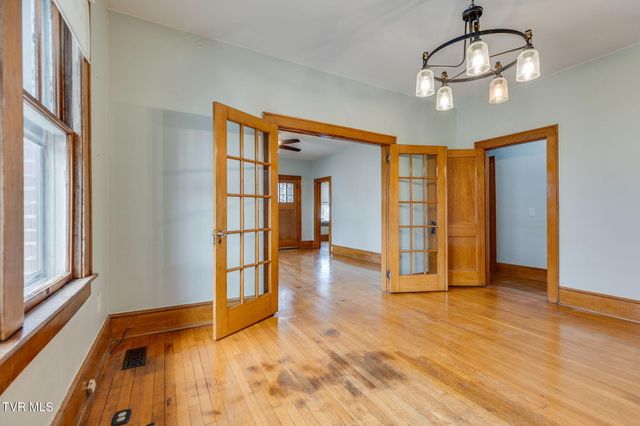 1107 Holston Avenue, Bristol, TN 37620