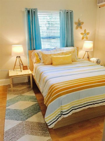 769 NW 10th, Miami, FL 33136