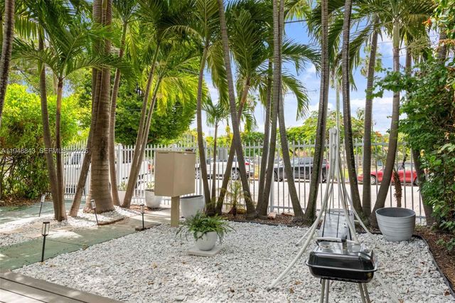 769 NW 10th, Miami, FL 33136