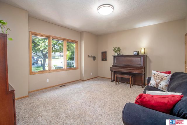 2012 Old Glory Road, Lincoln, NE 68521