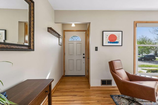 1031 Bowdoin Street, Saint Paul, MN 55116