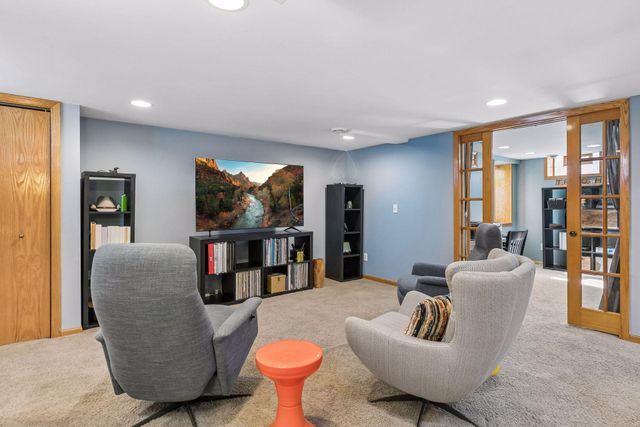 1031 Bowdoin Street, Saint Paul, MN 55116