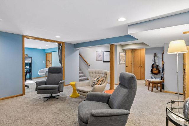 1031 Bowdoin Street, Saint Paul, MN 55116