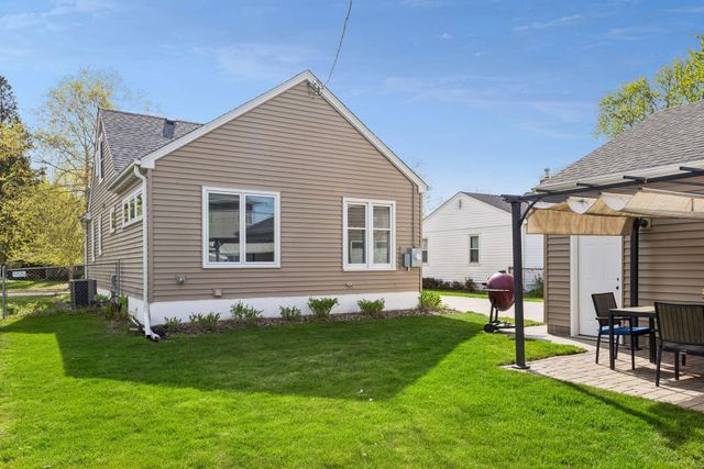 1031 Bowdoin Street, Saint Paul, MN 55116