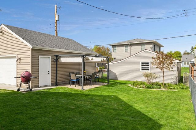 1031 Bowdoin Street, Saint Paul, MN 55116