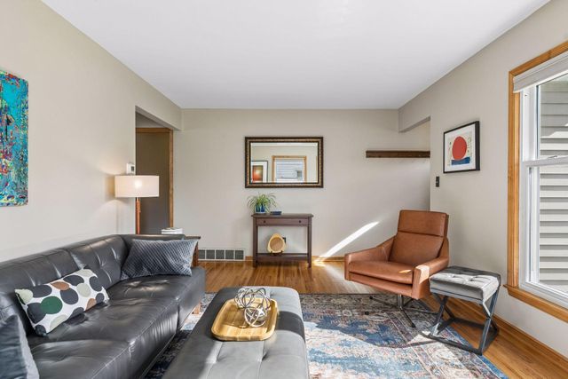 1031 Bowdoin Street, Saint Paul, MN 55116