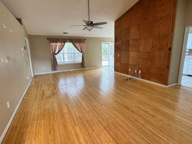 570 Ridge Dr., Myrtle Beach, SC 29588