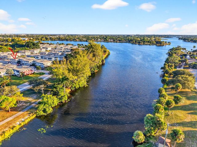 2880 Lake Osborne Drive 210, Lake Worth Beach, FL 33461