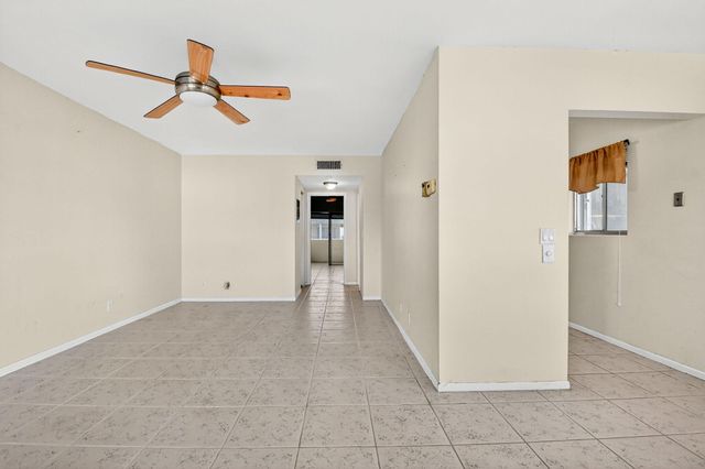 2880 Lake Osborne Drive 210, Lake Worth Beach, FL 33461