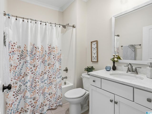 553 GRIFFIN LAKE TRACE, Birmingham, AL 35242