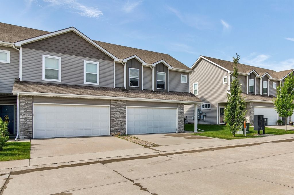 2817 NW Lois Lane, Ankeny, IA 50023