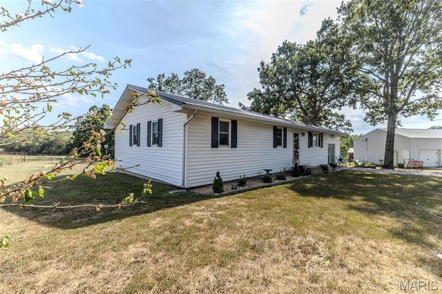 18397 Highway Hh, Lebanon, MO 65536