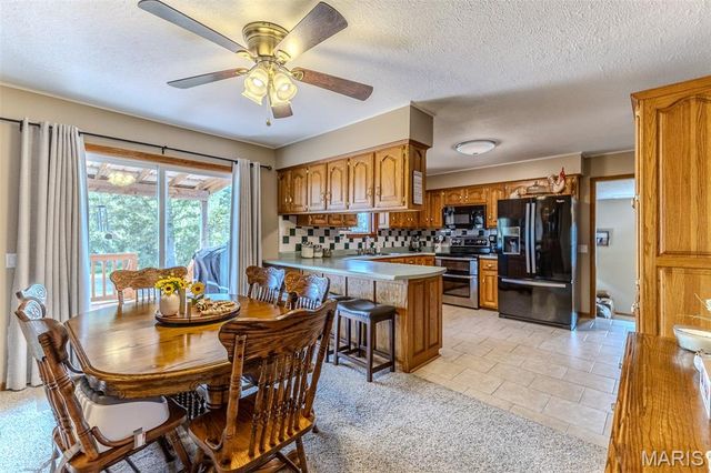 18397 Highway Hh, Lebanon, MO 65536