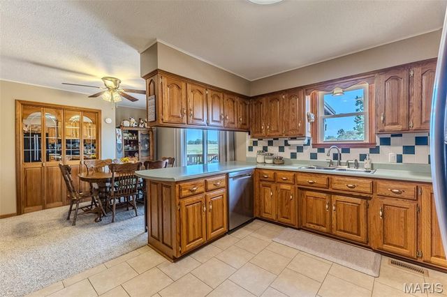 18397 Highway Hh, Lebanon, MO 65536