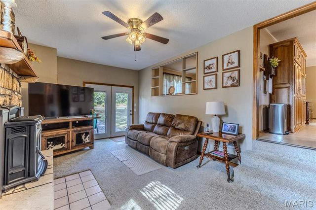 18397 Highway Hh, Lebanon, MO 65536