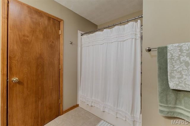 18397 Highway Hh, Lebanon, MO 65536