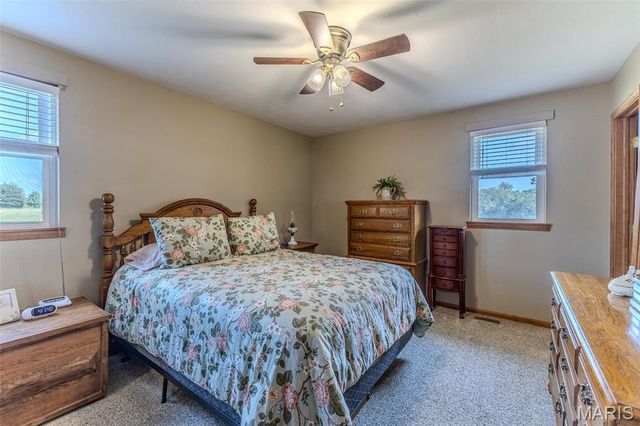 18397 Highway Hh, Lebanon, MO 65536