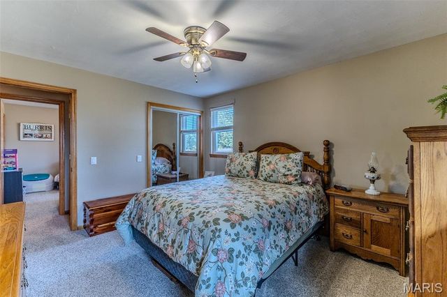 18397 Highway Hh, Lebanon, MO 65536