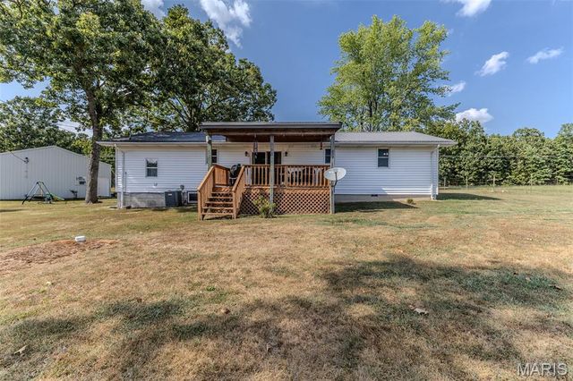 18397 Highway Hh, Lebanon, MO 65536