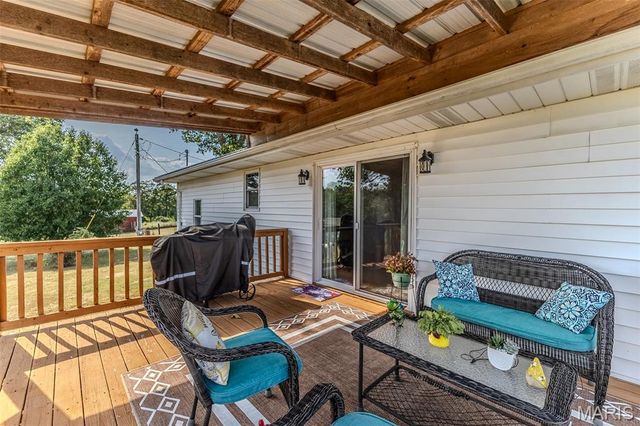 18397 Highway Hh, Lebanon, MO 65536