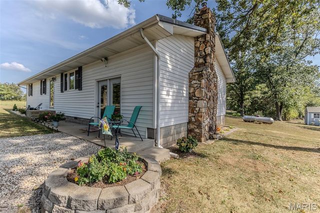 18397 Highway Hh, Lebanon, MO 65536