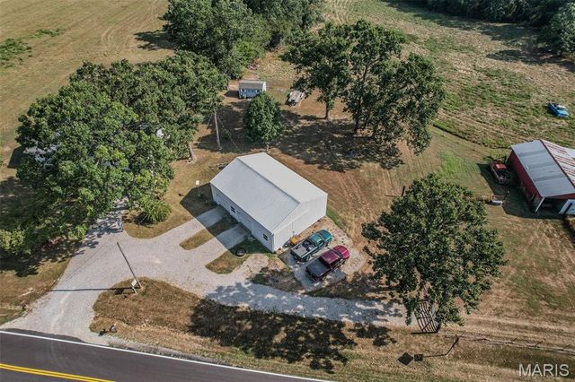 18397 Highway Hh, Lebanon, MO 65536