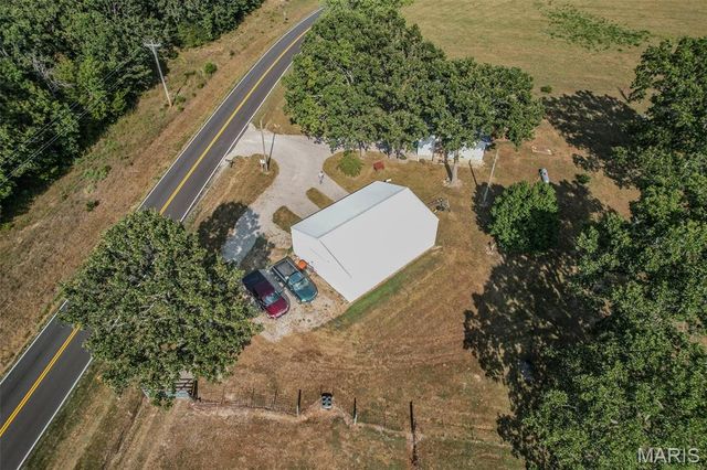 18397 Highway Hh, Lebanon, MO 65536