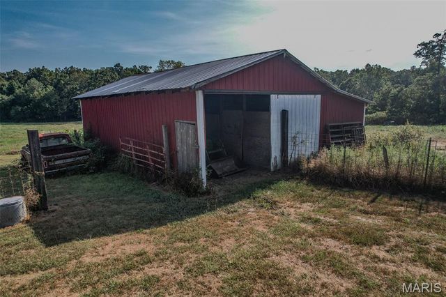 18397 Highway Hh, Lebanon, MO 65536