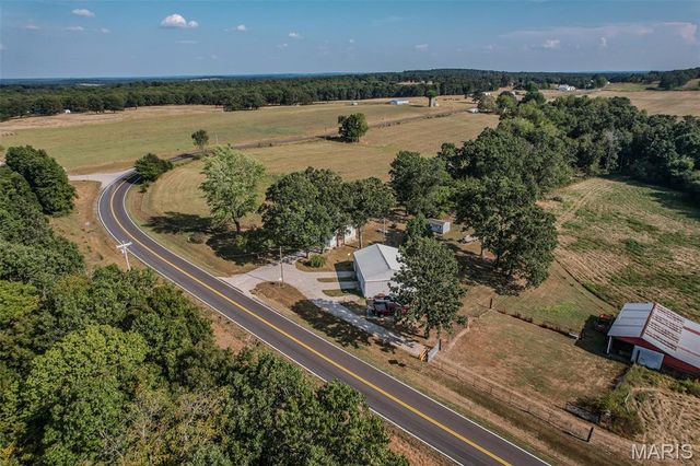 18397 Highway Hh, Lebanon, MO 65536