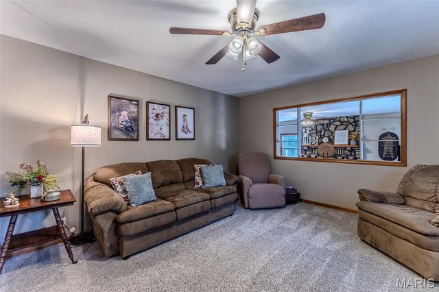 18397 Highway Hh, Lebanon, MO 65536