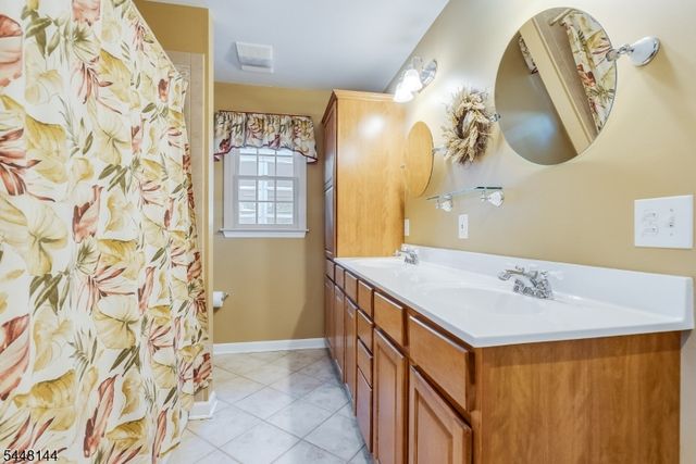 99 Duval St, Bridgewater Twp., NJ 08807