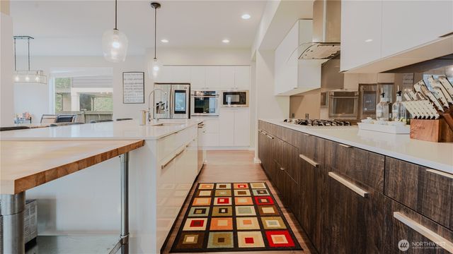 24028 SE 258th Way, Maple Valley, WA 98038