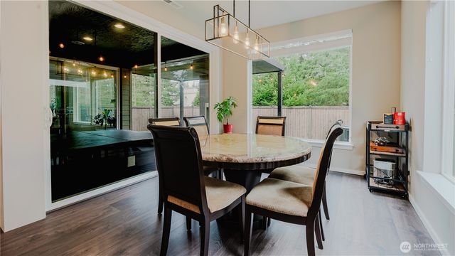 24028 SE 258th Way, Maple Valley, WA 98038