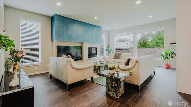 24028 SE 258th Way, Maple Valley, WA 98038