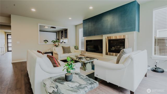 24028 SE 258th Way, Maple Valley, WA 98038