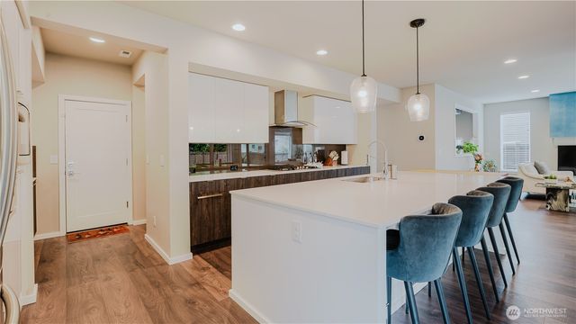 24028 SE 258th Way, Maple Valley, WA 98038