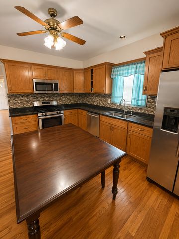 1822 S 55th Avenue, Cicero, IL 60804